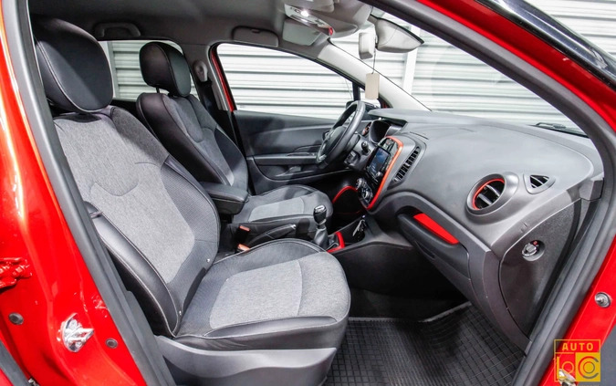 Renault Captur cena 58999 przebieg: 63000, rok produkcji 2017 z Serock małe 562